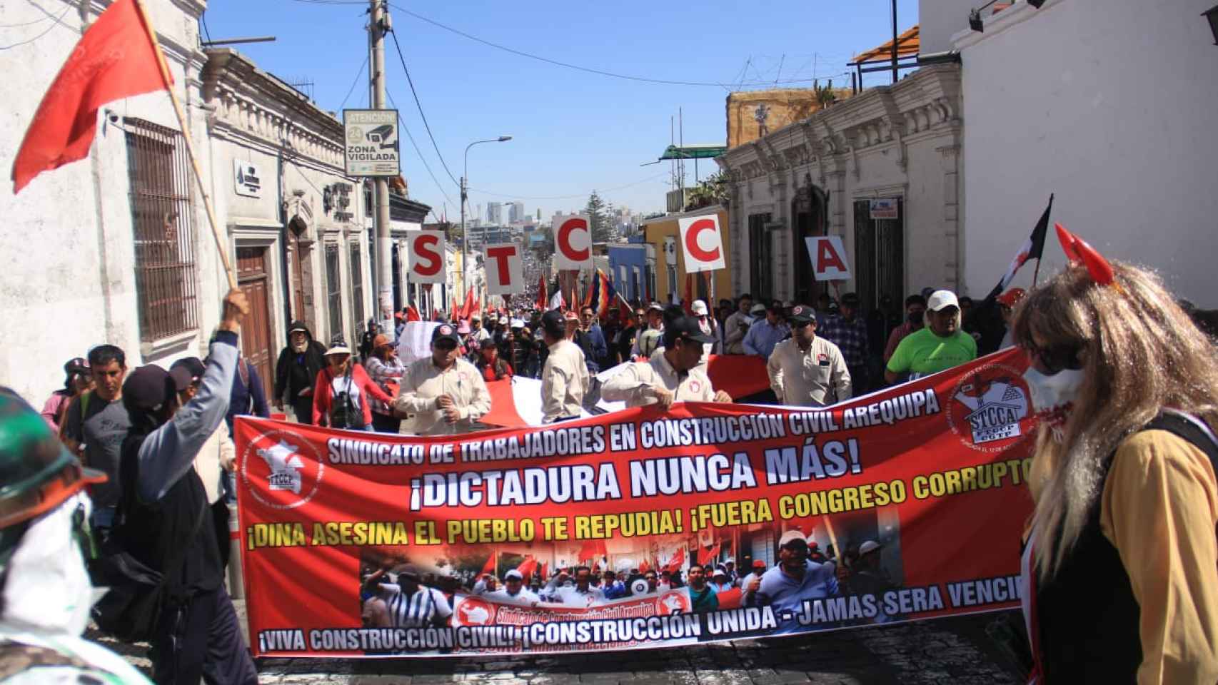 Manifestações em Arequipa na quarta-feira de manhã: Ditadura nunca mais!