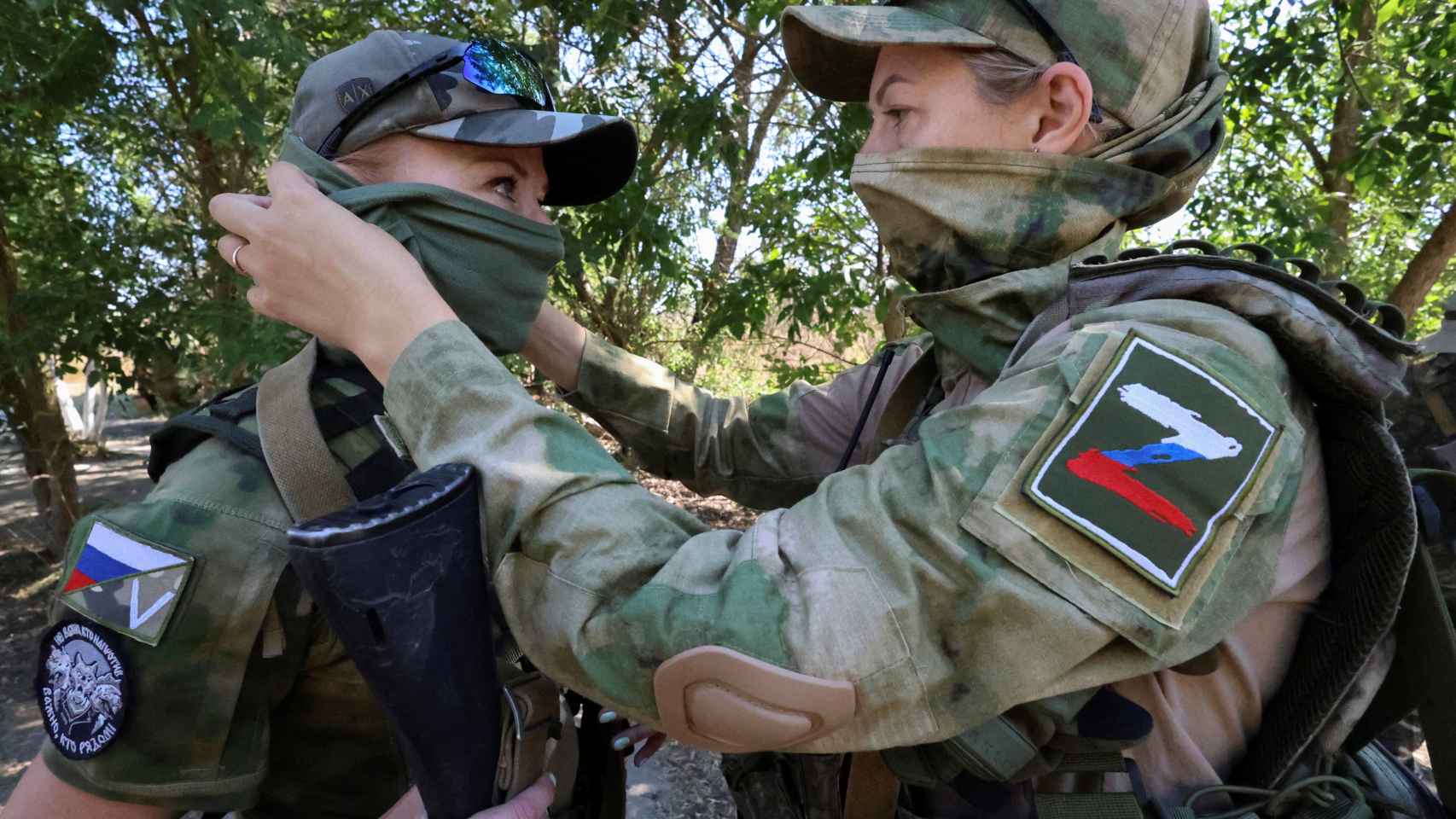 Unidade de defesa territorial russa, exclusivamente feminina, efectua exercícios perto de Yevpatoriya.