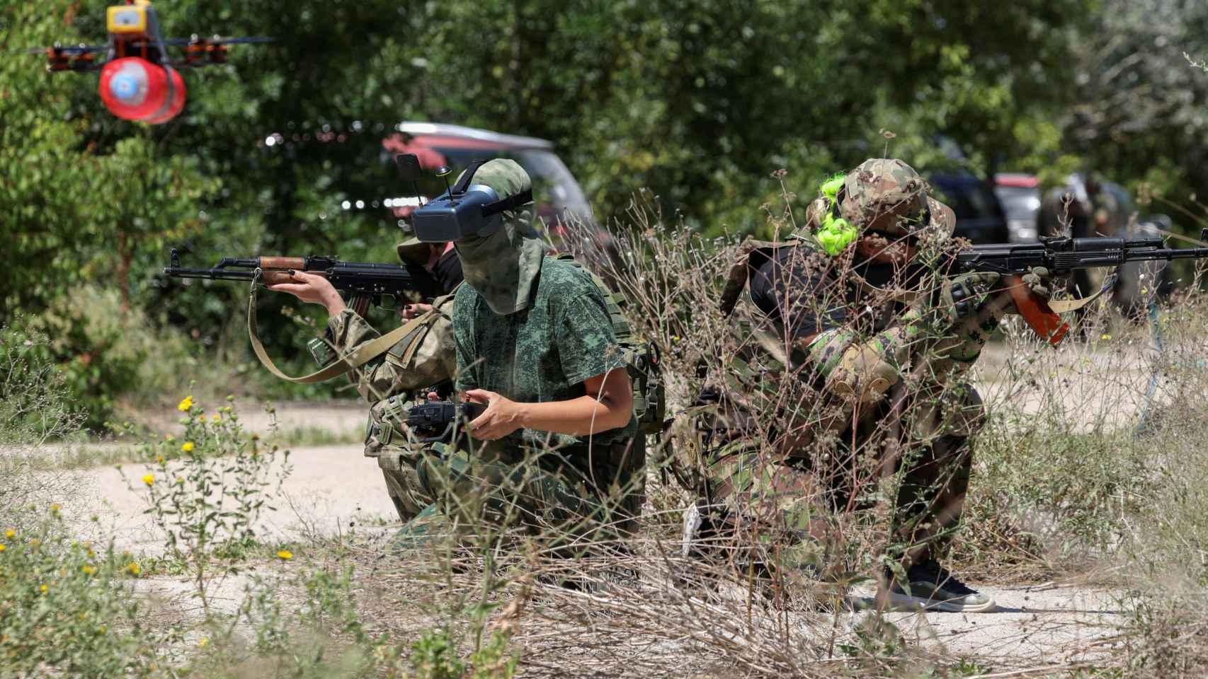 A unidade de defesa territorial feminina russa efectua exercícios perto de Yevpatoriya.