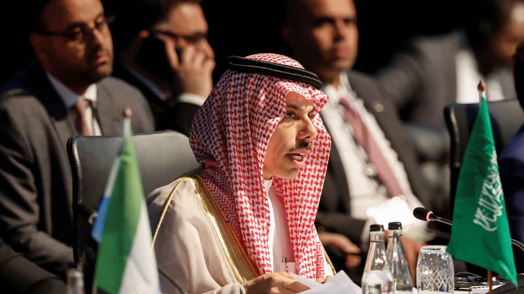 O ministro saudita dos Negócios Estrangeiros, Faisal bin Farhan Al Saud, na quinta-feira, durante a cimeira dos BRICS.