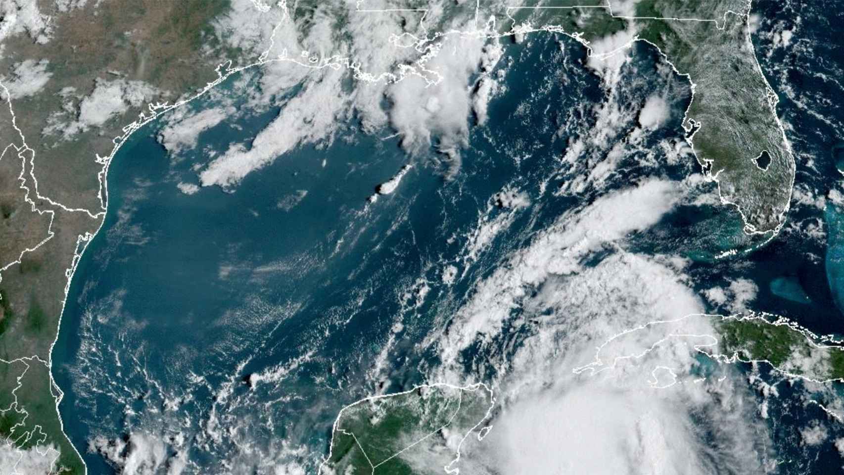 Imagem de satélite do furacão Idalia, que se aproxima da Florida, onde se espera que atinja a costa esta quarta-feira.